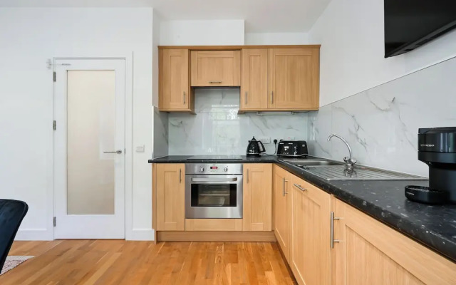 Avari Apartments – Gray’s Collection