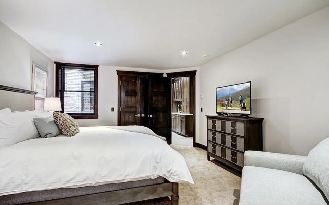 The Bogart House 5 Bedroom Home