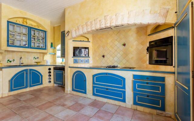 Le Famoso - Apt 5e proche place Arago