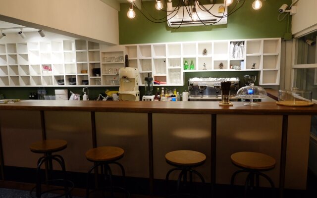 Weeping Willow Sukhumvit 26 – Hostel
