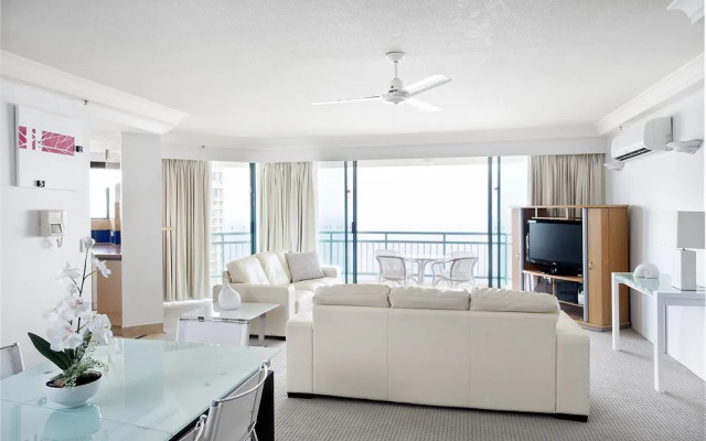 Club Wyndham Crown Towers