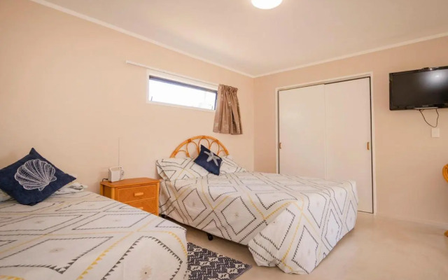 The Olive Grove Retreat - Matarangi Holiday Unit