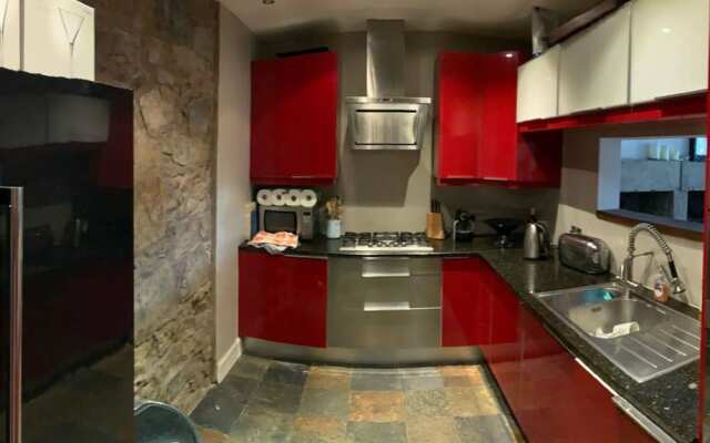 Spacious New Town Flat in City Centre