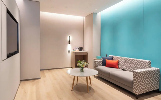 Holiday Inn Express Shanghai Changfeng Park by IHG