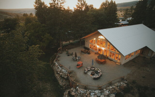 Columbia River Guest Ranch