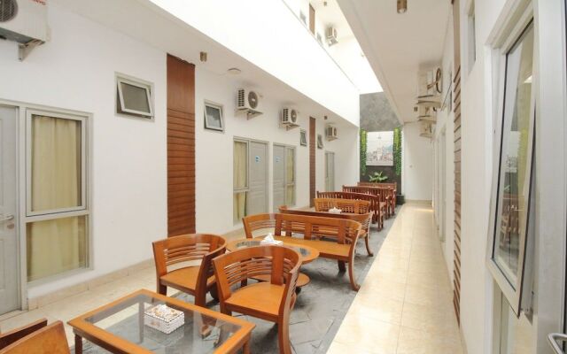 Airy Tugu Yogyakarta Poncowinatan 3