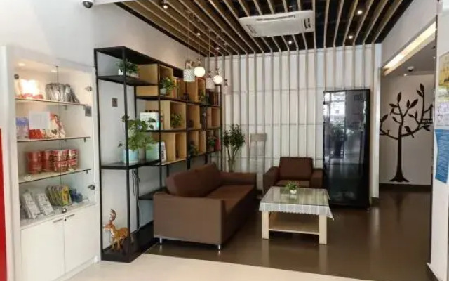 Yiheng Hotel (Shanghai Hongqiao Beixinjing Subway Station)