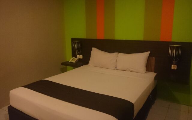 Pose In Hotel Yogyakarta