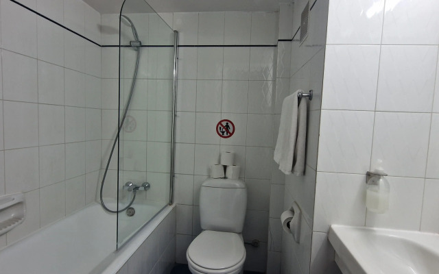 Navarria Hotel