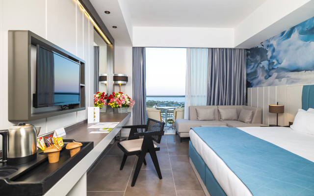Crystal Centro Resort