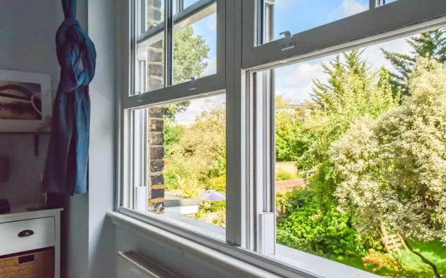 Musical 2 Bedroom Flat by Abbey Road Studios