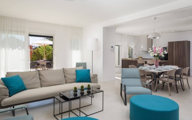 Luxury Villa Romeo with Heated Pool