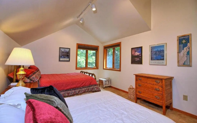 Lakewood Lodge