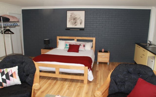 Salamander Beach Accommodation Adults Only – Guest Rooms – Salamander Bay
