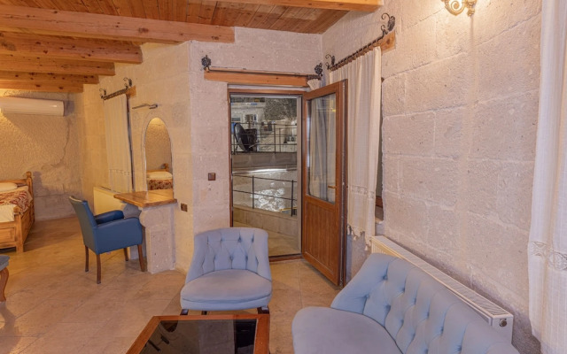 Zeus Cave Suites
