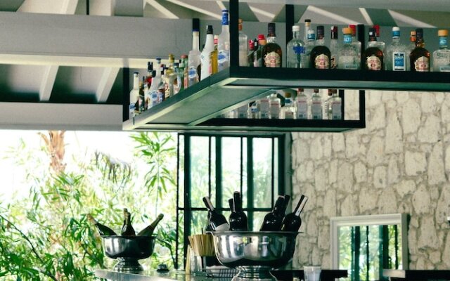 Manastir Alacati Hotel