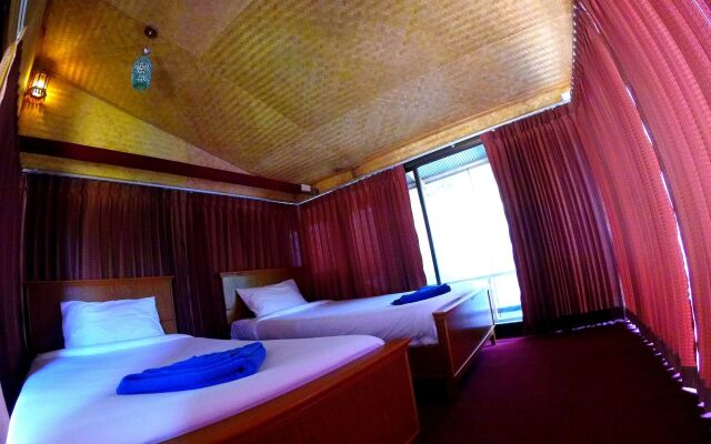 The Lazy Bar And Guesthouse