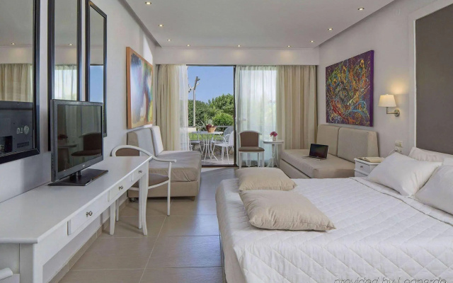 Kassandra Bay Resort, Suites & Spa