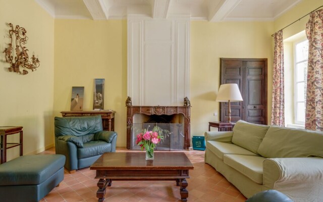 Secluded Holiday Home in Rustrel With Swimming Pool