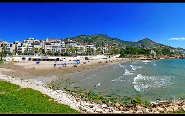 Sitges Balcony Pool & Seaside Apartment