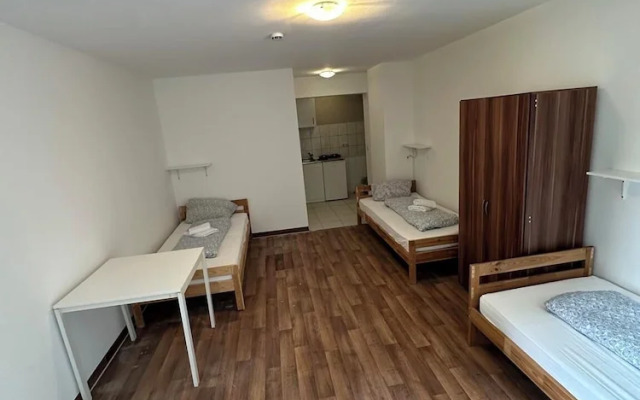 2-Rent Group Hostel Apartments HAN53