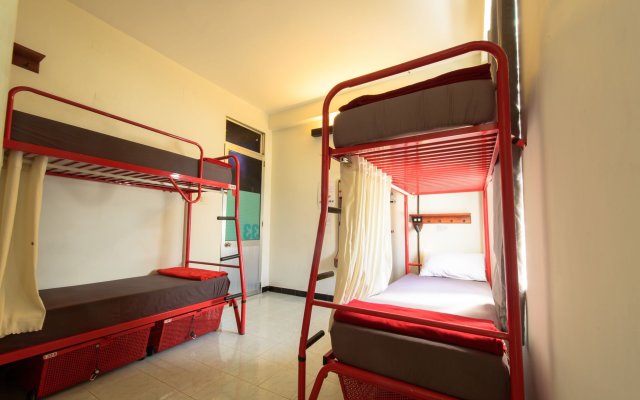 Mojzo Dorm - Hostel