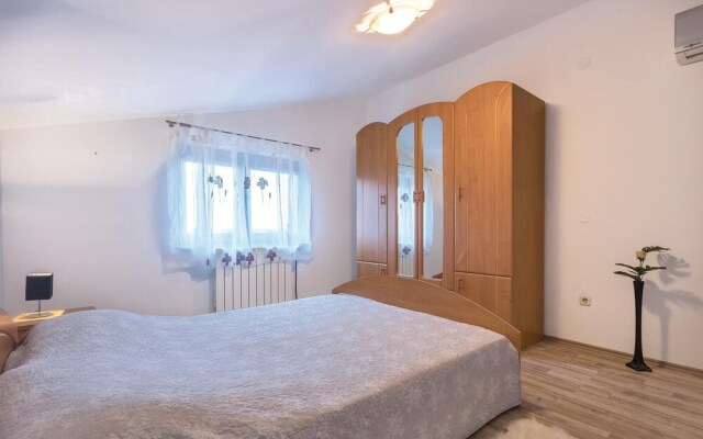 Beautiful Home in Pula With Wifi and 2 Bedrooms