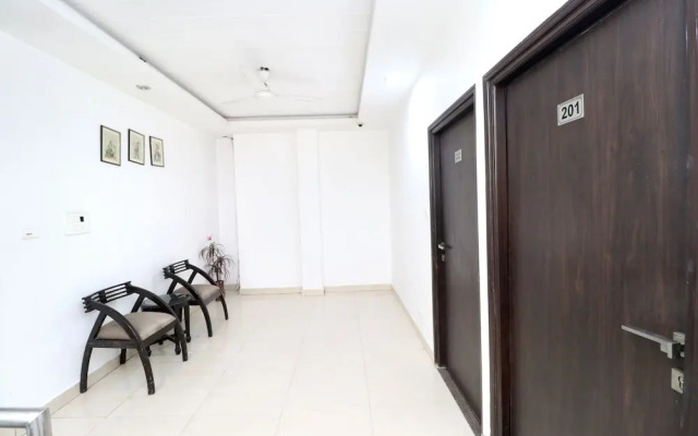 OYO 8627 Hotel Space