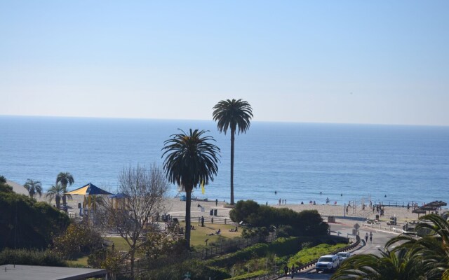 Moonlight Beach Motel