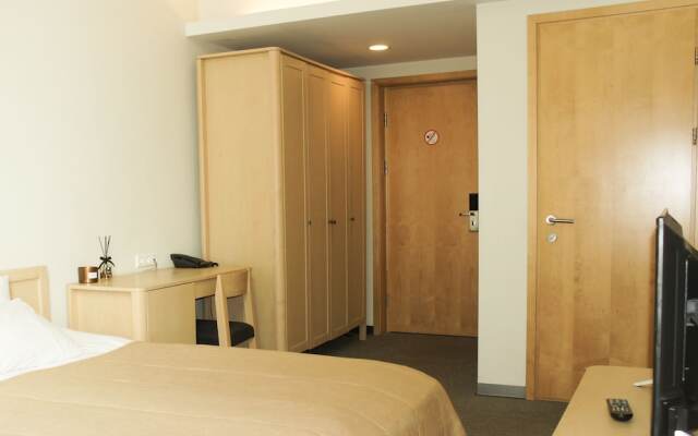 Zaliasis slenis - Self check-in hotel