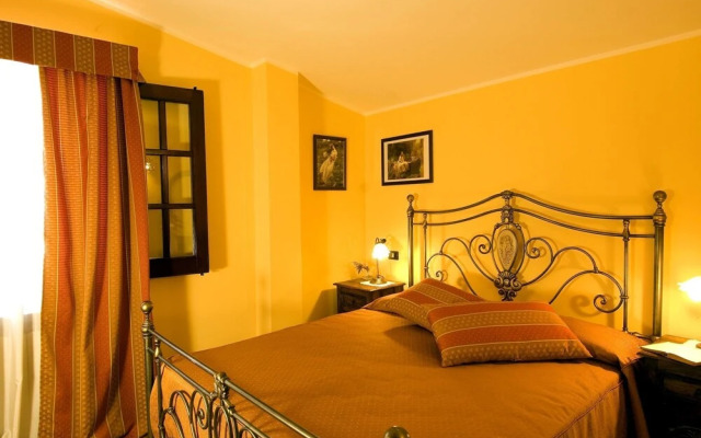 Luxurious Holiday Home in Collesano With Pool