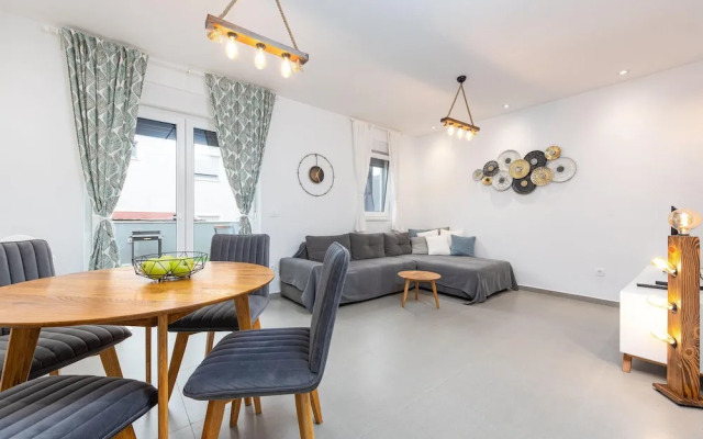 Nice Apartment in Vrsi With Wifi and 3 Bedrooms