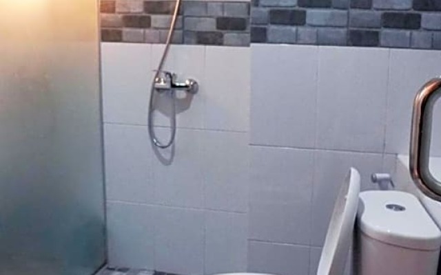 Hostel 18 Pasangan Butuh Surat Nikah