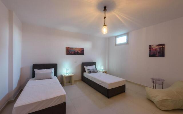 Cycladic Breeze Villas