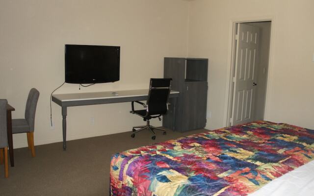 Apple Valley Hotel & Lodge