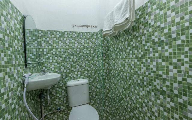 Super OYO 1487 Residence Khoe