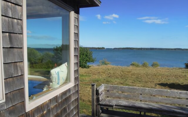 Oak Point Cottage - Three Bedroom Home