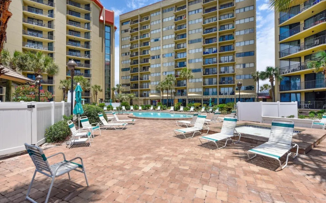 Summerhouse by Book That Condo