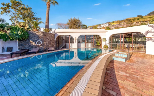 Ravino Secret Retreat
