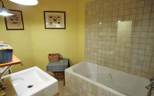 cozy studio equipped with indoor heated pool in standing residence - Hotel in 戛纳 - Photo 5