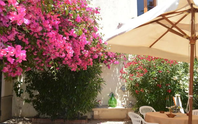 Bouganville Guest House