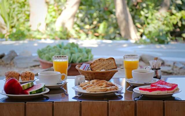 Ailouros summer hotel