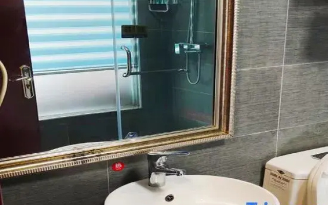 Hefei Jinzhonghuan Apartment (CBD)