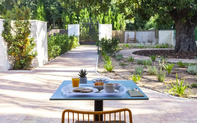 Ad Hoc Vitae Retreats & Health