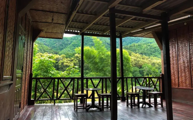 Mekong Riverside Lodge