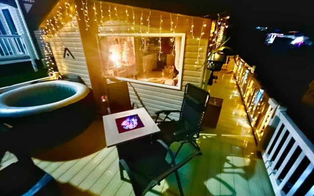 Cozy Newquay Lodge With Private Hot Tub,