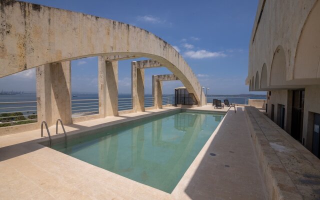 Penthouse con Piscina Privada El Laguito