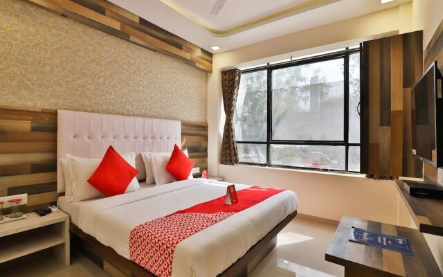 OYO 12654 Hotel Sunshine