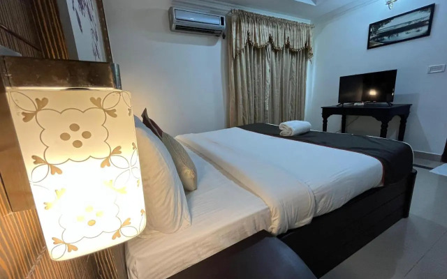 Hotel Gee Bee Palace
