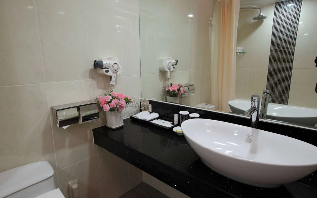 Ramada by Wyndham Dongtan Hotel